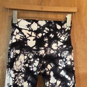 Lululemon Shibori Wunder Under leggings